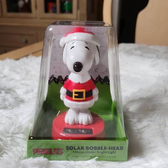 Peanuts Christmas Snoopy solar bobble head - Picture 2 of 3